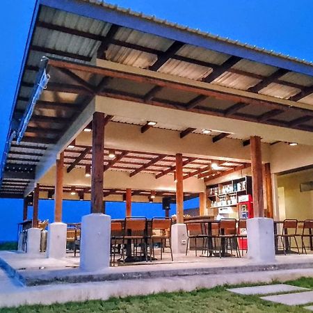 The Grey Inn Sarog ภายนอก รูปภาพ